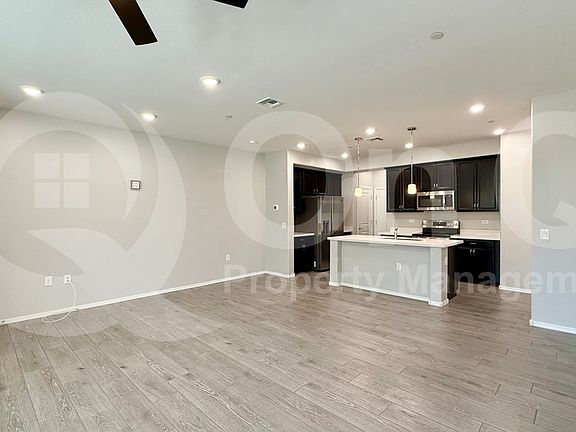 4th image of 2669 S Peppertree Dr #104