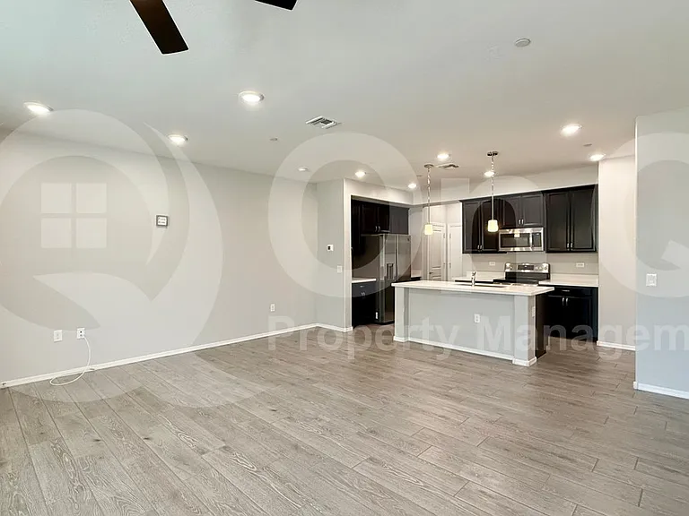 2669 S Peppertree Dr #104 — Photo 4