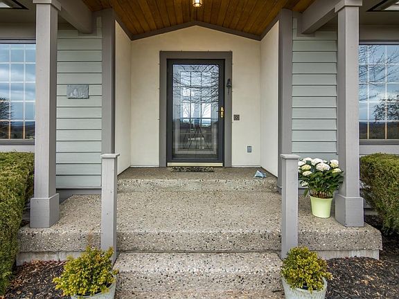 4th image of 15774 Merlot Dr