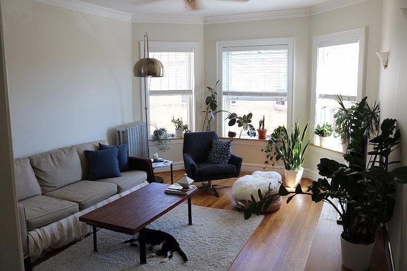 1st image of 4833 N Rockwell St APT 2E