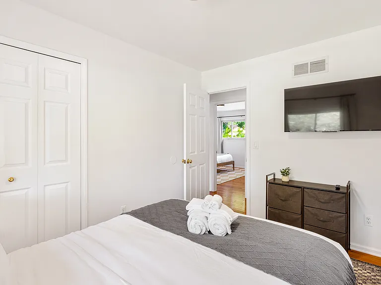 2140 Adrienne Dr — Photo 19