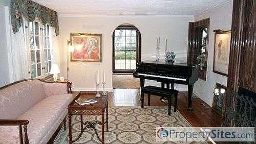 3rd image of 1060 Wimbleton Dr #1