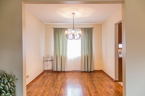 4th image of 1012 Struckman Blvd