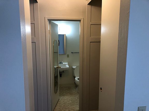 2nd image of 425 Washington St #10