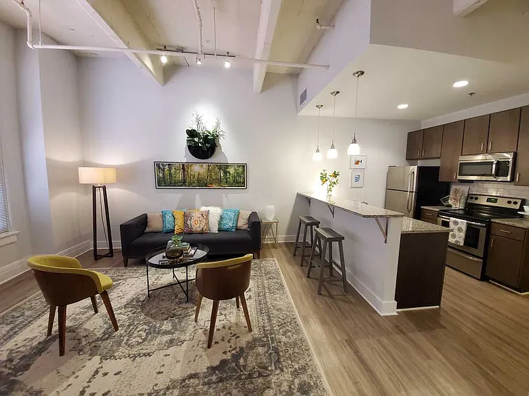 Newberry Lofts on 6th — Photo 19