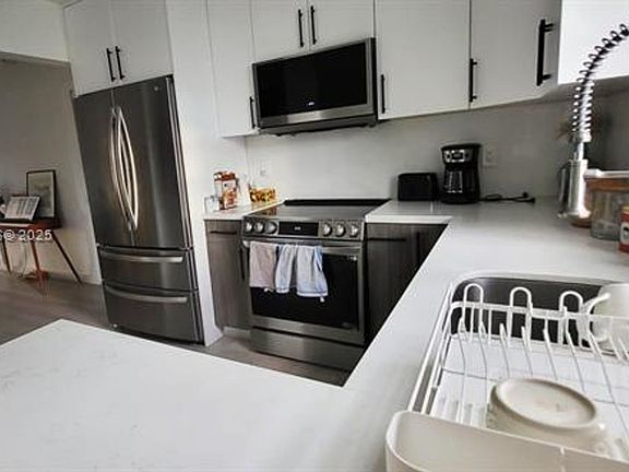 2nd image of 1605 Meridian Ave APT 401