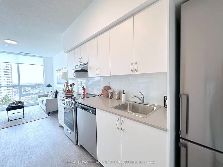 2 River Plate St #207 — Photo 3