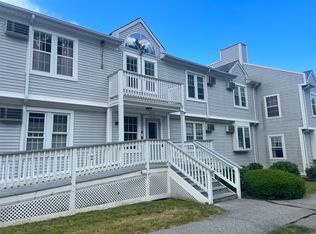 82 Longview St APT 33, Waterford, CT 06385
