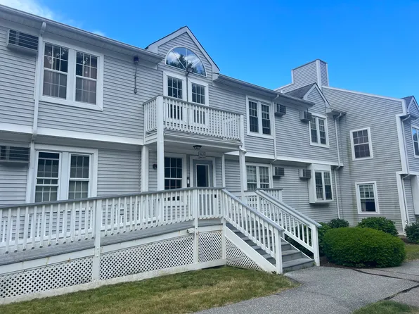 82 Longview Street APT 33, Waterford, CT 06385