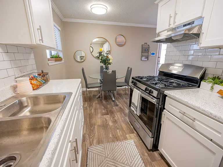 Sunrise Pointe — Photo 15
