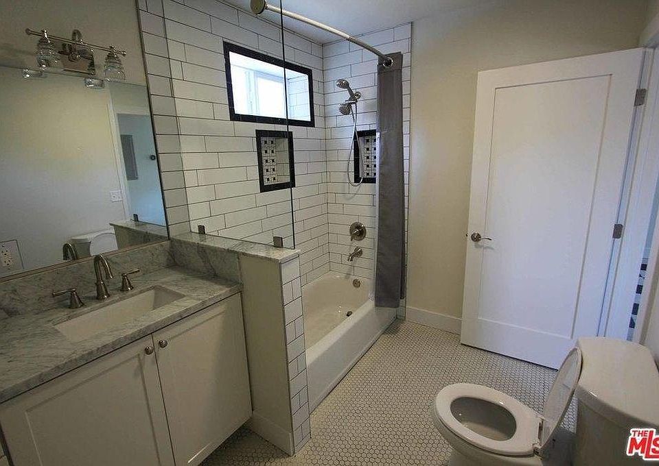 1st image of 1661 Echo Park Ave #1/2