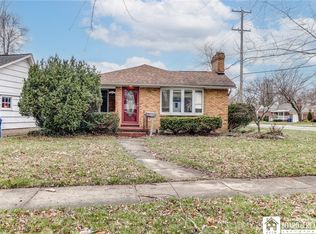 112 Garland Dr, Eggertsville, NY 14226