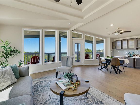 4th image of 12220 Meadow View Way