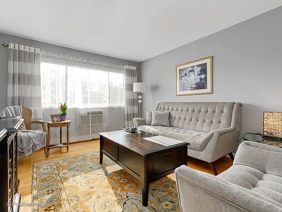 4th image of 2920 N Harlem Ave APT 4H