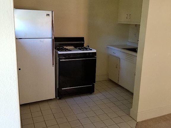 3rd image of 1429 N Prospect Ave Floor 3