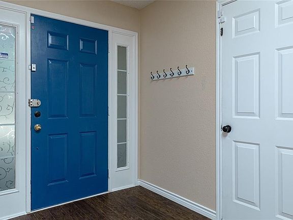 3rd image of 2532 Dahlia Dr