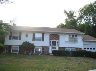 26 Lisa Ann Cir, Smithfield, RI 02828