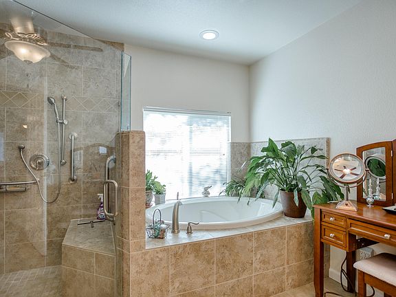 4th image of 6695 Dixieland Ln