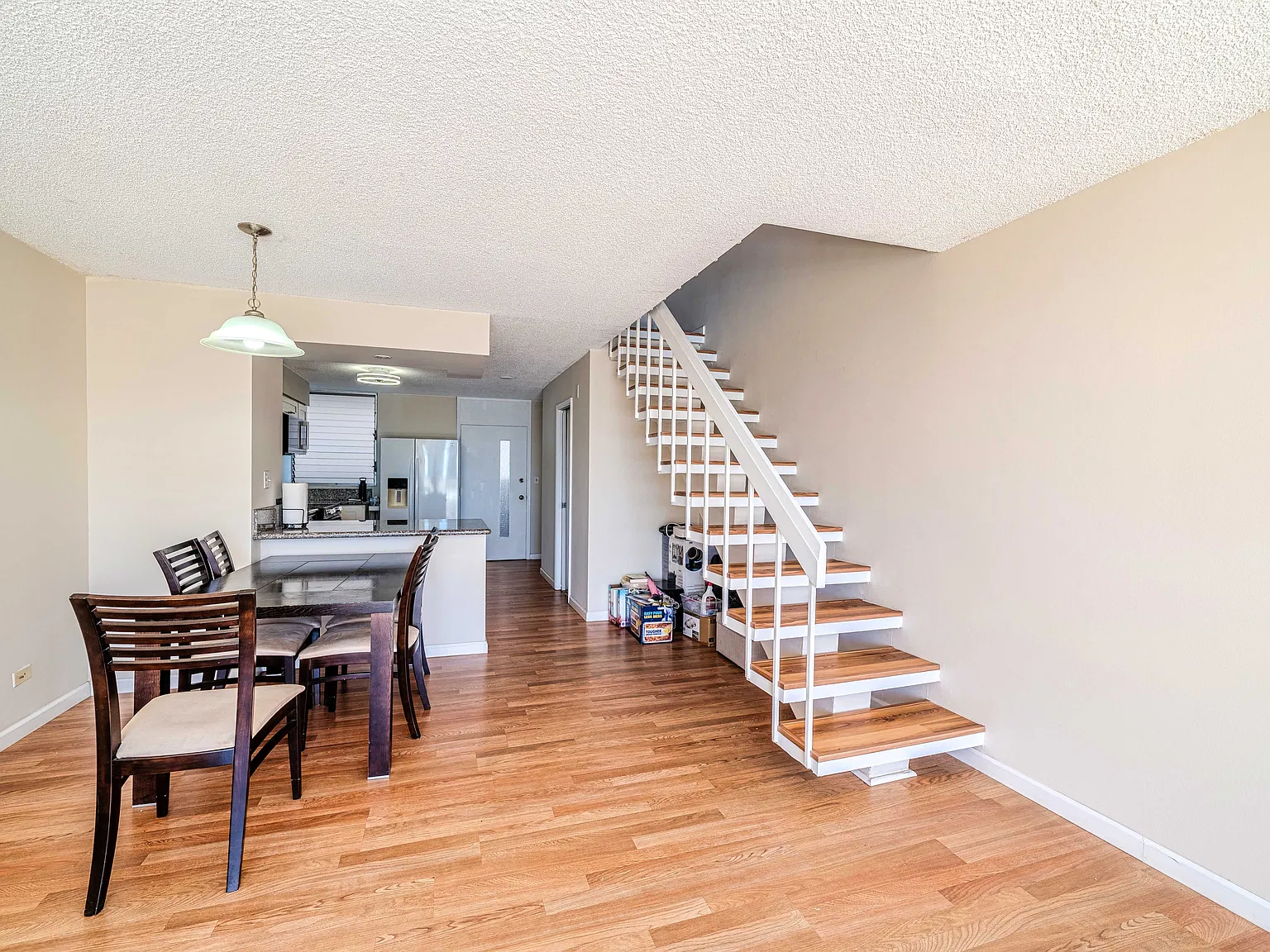 3 bed, 2.5 bath, 1532 sqft, $4,300 — Photo 3