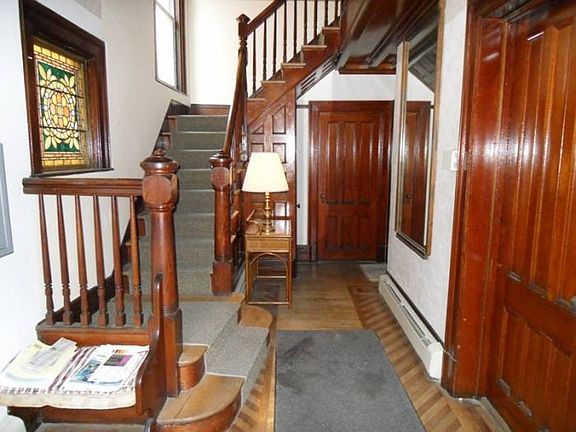 Entry Hall / Common Area