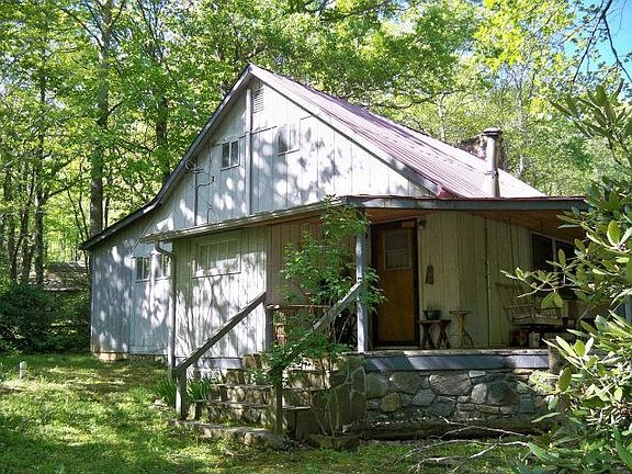 3rd image of 59 Ivy Ln