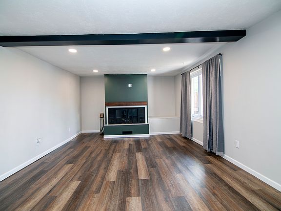 3rd image of 205 W 5th St