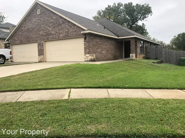 823 Cullum Ct, Hurst, TX 76053