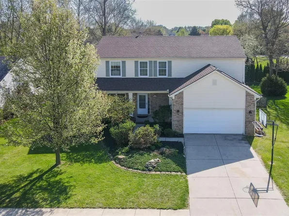 9065 Timbercrest Ln, Whitmore Lake, MI 48189