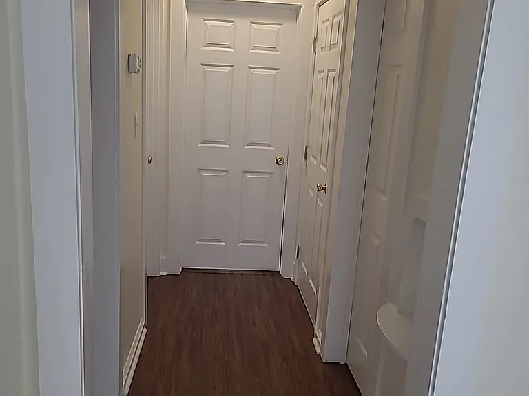 802 W Moore St — Photo 2