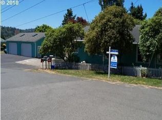 106 D St, Coos Bay, OR 97420