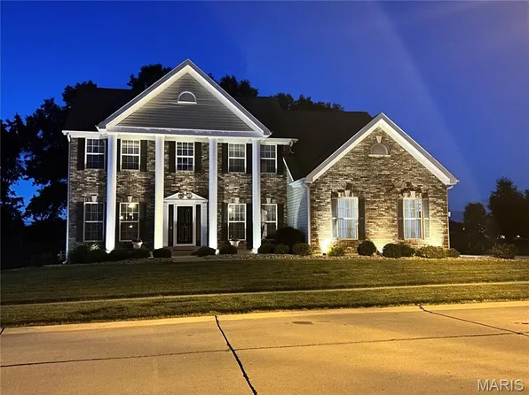 4262 Caballo Crossing Dr, Florissant, MO 63034