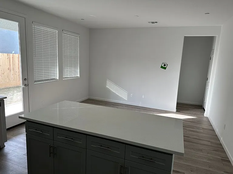 3009 N Creekside St — Photo 6