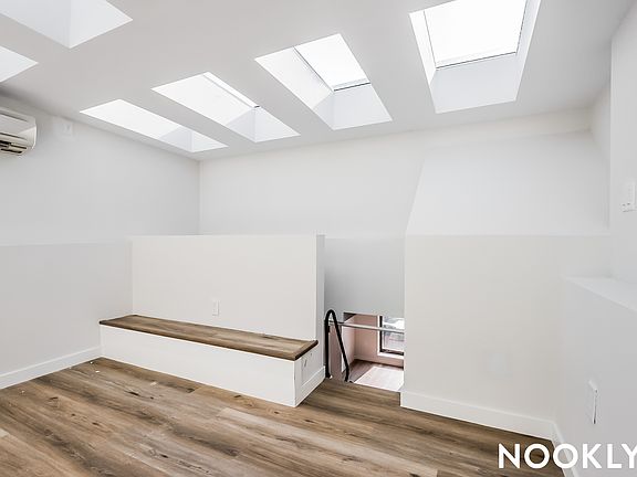 3rd image of 619 Throop Ave #Penthouse 15