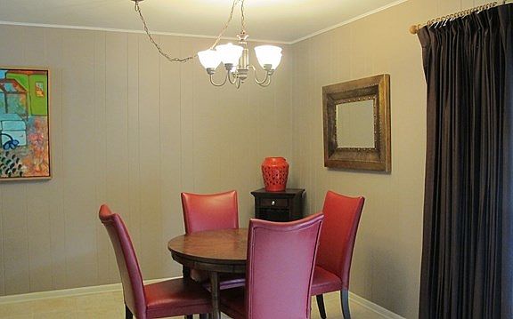 3rd image of 302 Earl Dr