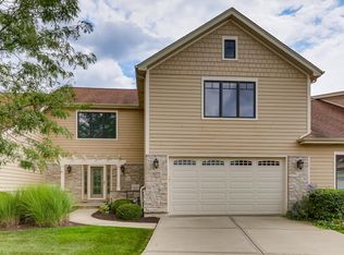 9373 W Bull Rush Cir, Frankfort, IL 60423