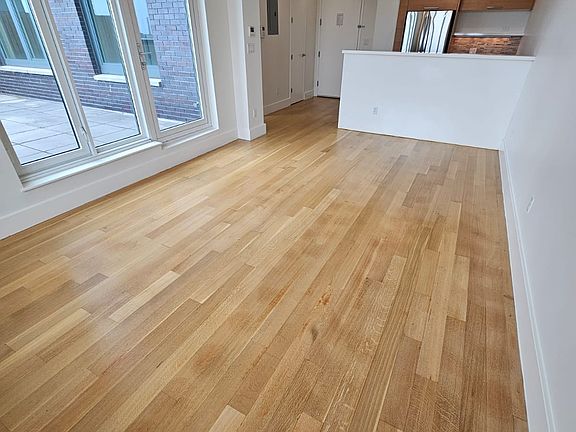 4th image of 301 Sullivan Pl Unit Penthouse 6d