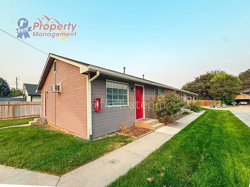 2 bed, 1.0 bath, 676 sqft, $1,245 — Photo 2