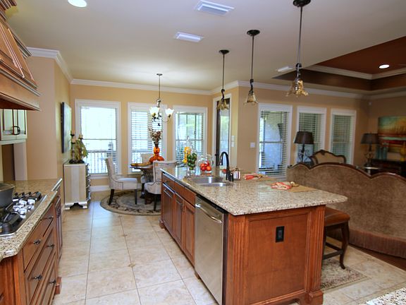 Island Bar in Kitchen