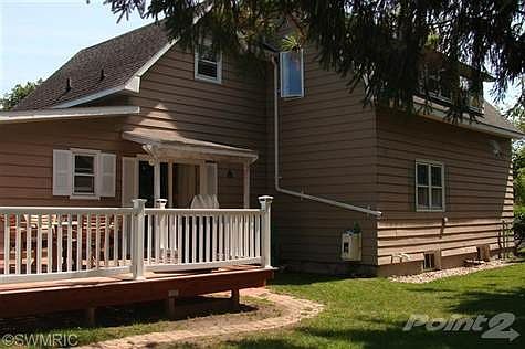 2nd image of 402 W Tinkham Ave