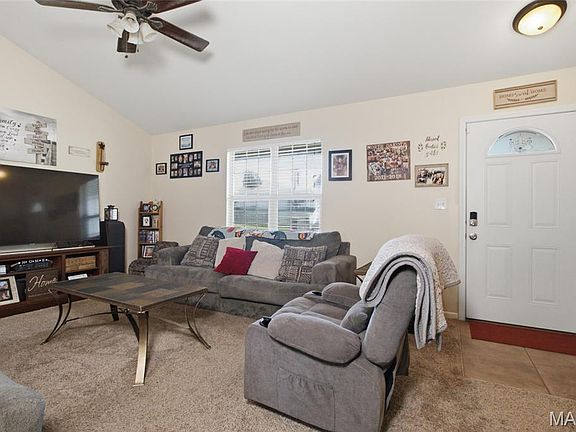 4th image of 23023 Ruth Ln