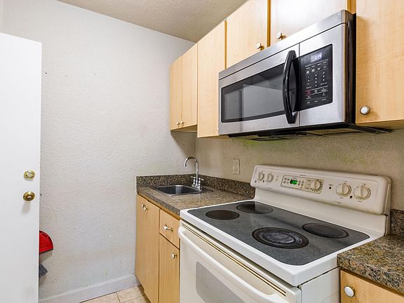 3rd image of 3-2916 W Paris St #3