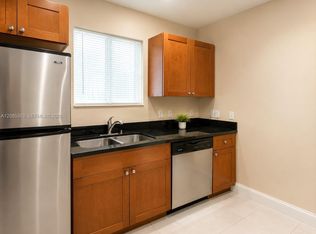 851 80th St APT 4, Miami Beach, FL 33141