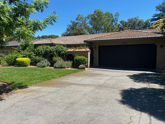 2nd image of 19425 Marna Ln