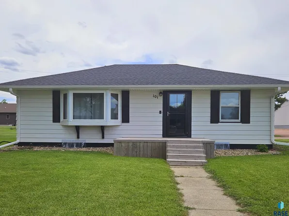 101 S Perry Ave, Colman, SD 57017