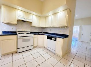 162 Bayview Ave #2C, Jersey City, NJ 07305