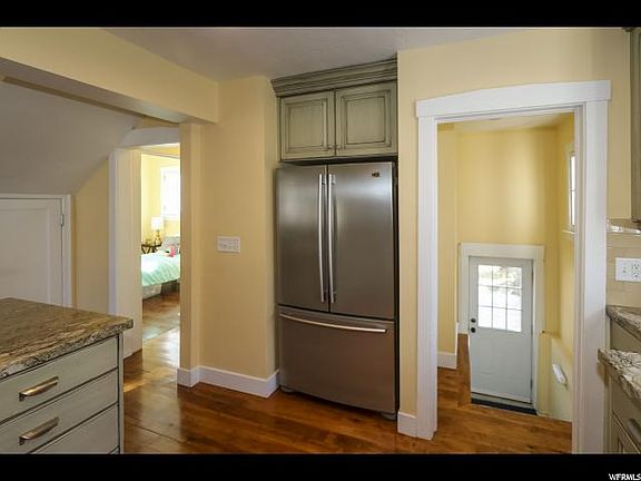 4th image of 1328 E Browning Ave
