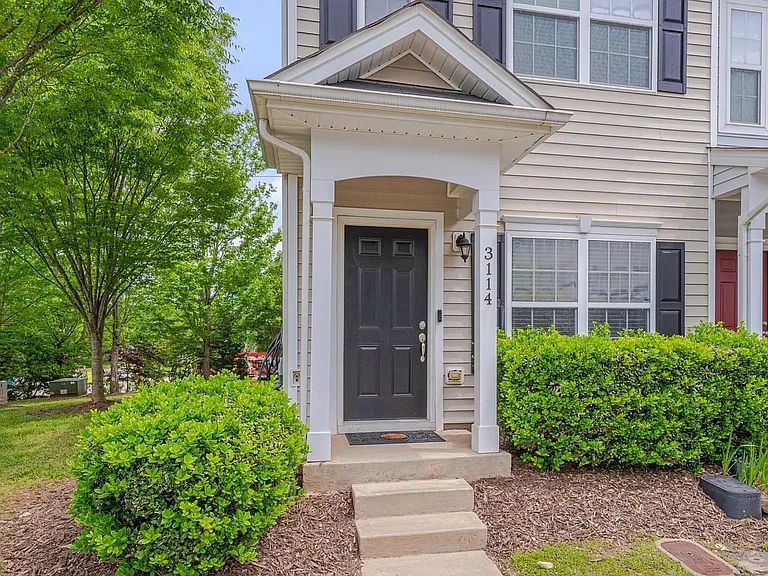 3114 Courtney Creek Blvd — Photo 3