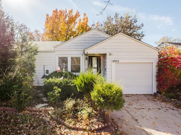 2955 E Glen Oaks Dr, Wichita, KS 67216