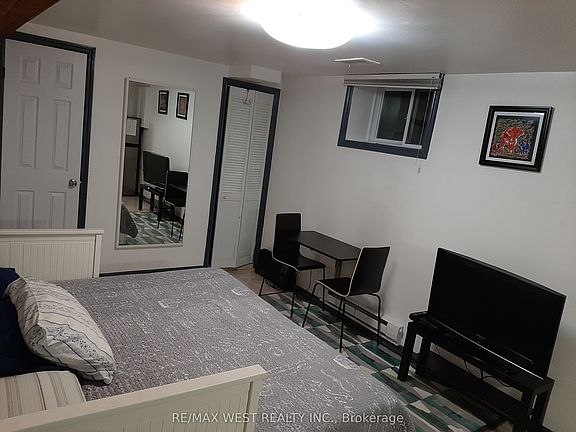 5th image of 34 Penhurst Ave #B1