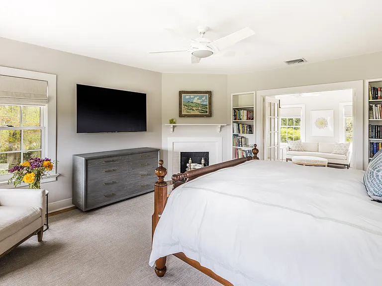 17 Apaquogue Rd — Photo 23
